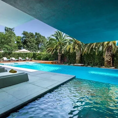 Villa Orla Deluxe Luxury With Geo-thermal Swimming Pool *
