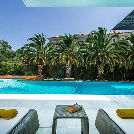 Orla Deluxe Luxury With Geo-thermal Swimming Pool Villa