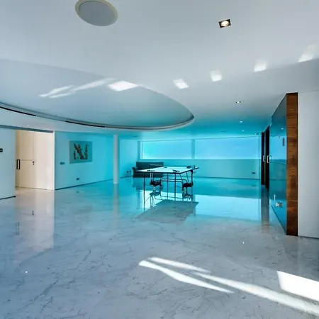 Holiday home Orla Deluxe Luxury With Geo-thermal Swimming Pool *