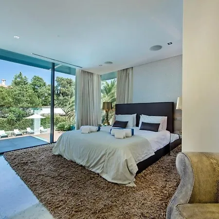 Orla Deluxe Luxury With Geo-thermal Swimming Pool Holiday home *