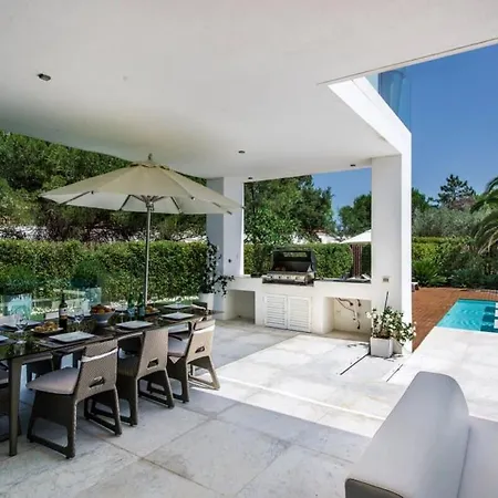 Orla Deluxe Luxury With Geo-thermal Swimming Pool