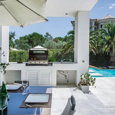 Holiday home Orla Deluxe Luxury With Geo-thermal Swimming Pool *